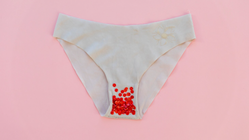 Estudo relaciona exposição a pesticidas na infância com idade da primeira menstruação