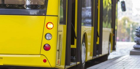 Pessoas com deficiência continuam a enfrentar barreiras nos transportes públicos - Provedoria