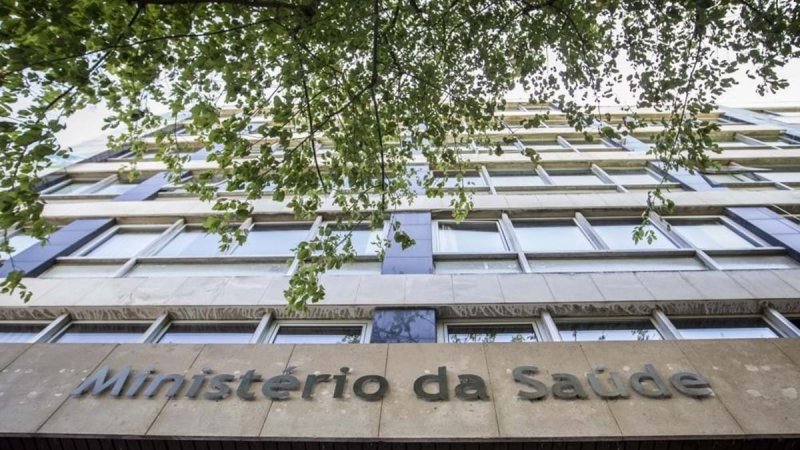 Ministério da Saúde retifica despacho sobre resposta a situações clínicas urgentes