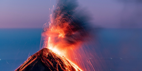 Guatemala em alerta máximo com vulcão do Fogo em erupção