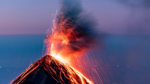 Guatemala em alerta máximo com vulcão do Fogo em erupção