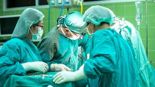 ULS de Coimbra realiza primeira cirurgia endoscópica do ouvido assistida por robô