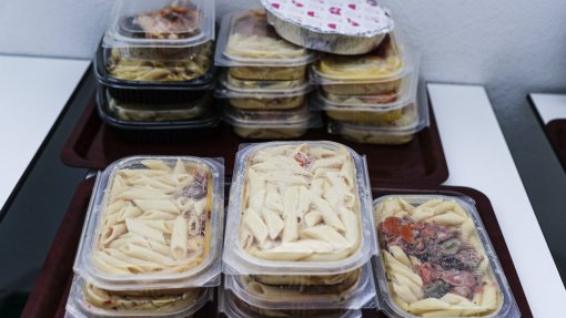 Novas regras sobre embalagens de alimentos começam a ser aplicadas na UE na quarta-feira