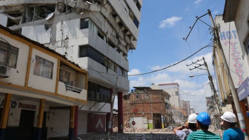 Pelo menos 265 mortos e decretado estado de emergência após sismo na Colômbia