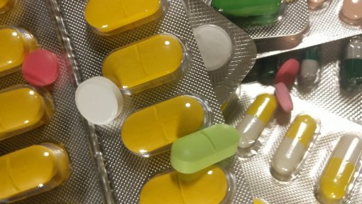Notificações de reações adversas a medicamentos aumentaram para 12.349 em 2025