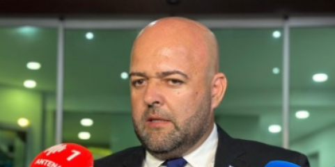 Sindicato diz que ambulância que transportou ex-PR será um exemplo da "redução de meios" do INEM