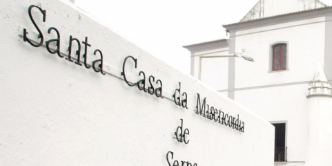 Estratégia para salvar Misericórdia de Serpa "colidiu com a política" - mesa demissionária