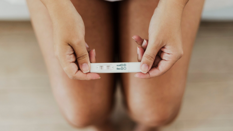 MDM critica encaminhamento para clínicas privadas de mulheres para IVG