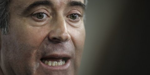 Carneiro fixa reforma da Segurança Social como linha vermelha para OE2027