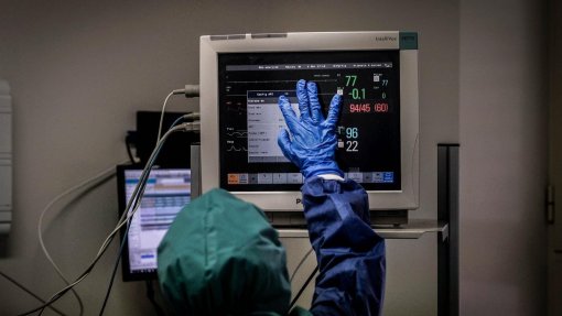 Hungria suspeita de fraude em compra de ventiladores chineses durante pandemia