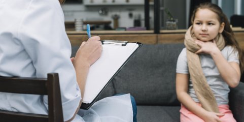 Ordem pede "suspensão urgente" de cobranças de salários a psicólogos das escolas