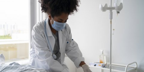 Medicina tradicional moçambicana encaminhou a hospitais 368 mil suspeitas de doenças