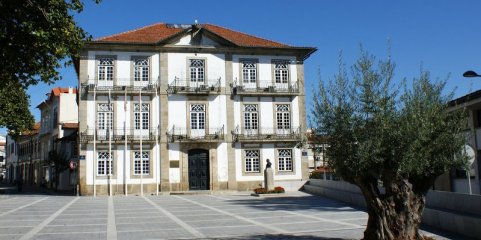 Seis de sete concursos para obras de 2,6 ME em Oliveira de Azeméis ficaram desertos