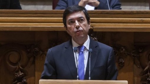 Aprovação do quadro que permite contratar enfermeiros depende das Finanças - Diretor-executivo do SNS