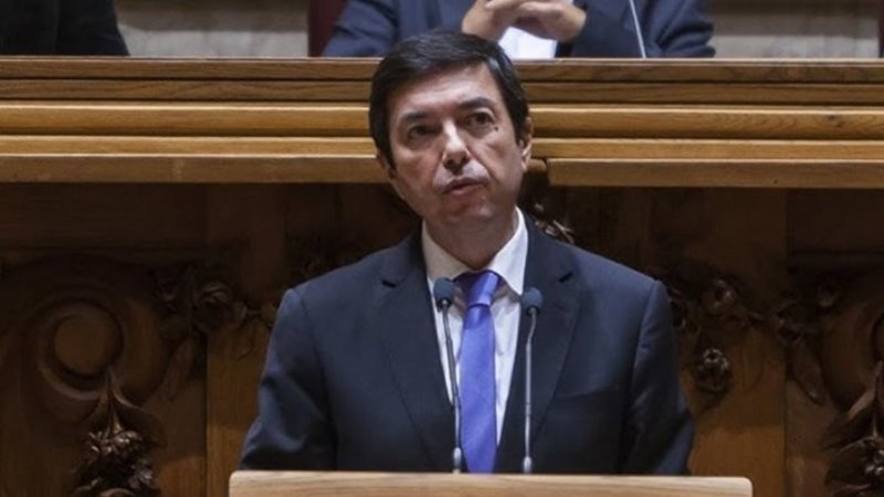 Aprovação do quadro que permite contratar enfermeiros depende das Finanças - Diretor-executivo do SNS