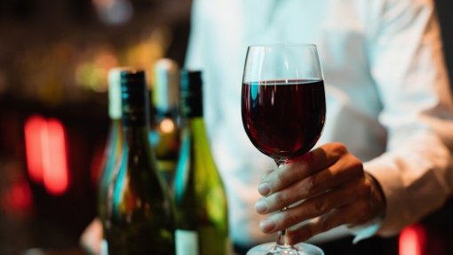 ASAE apreende mais de 20.000 litros de vinho por rotulagem indevida