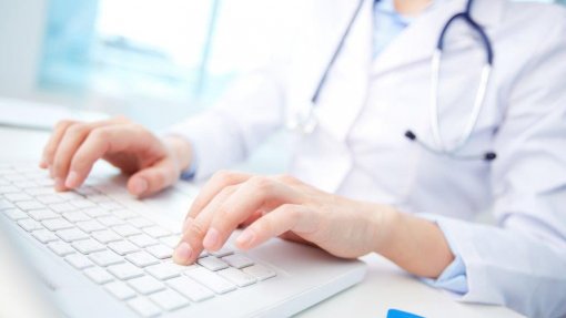 Sindicato alerta que hospitais estão obrigar médicos a tarefas administrativas