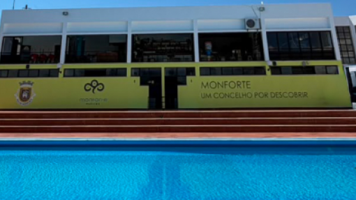 Piscina Municipal Descoberta de Monforte com fecho antecipado devido a bactéria na água