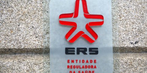 Regulador da saúde aplica quase 500 mil euros de coimas nos primeiros seis meses do ano