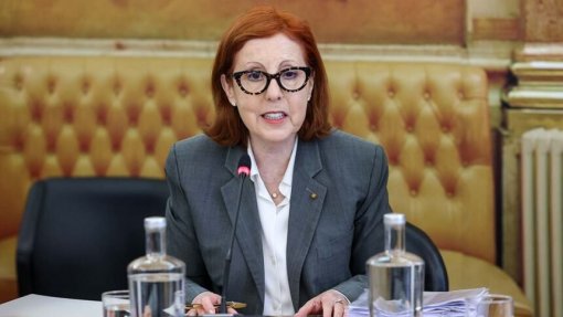 “Fiscalidade dos combustíveis é importantíssima” para financiar SNS e Educação - ministra