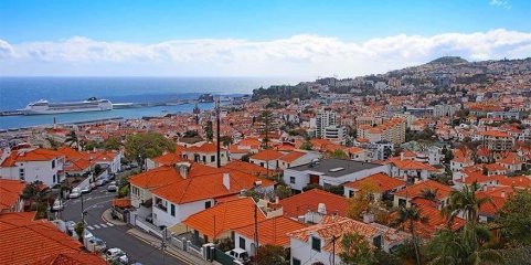 Costa sul e regiões montanhosas da Madeira sob aviso laranja devido ao calor