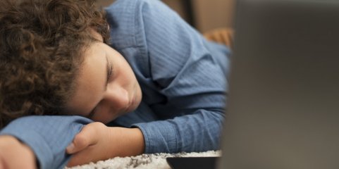 Infância mais sedentária ameaça saúde física e mental, alerta Carlos Neto