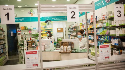 Ordem defende abertura atempada de vagas para novos farmacêuticos especialistas