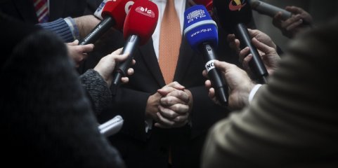 Mais de metade dos jornalistas com quatro sintomas de 'burnout'
