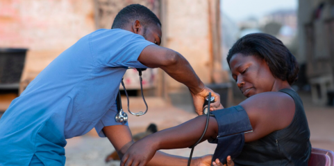 Relatório alerta que consequências de cortes no apoio externo à saúde em Moçambique