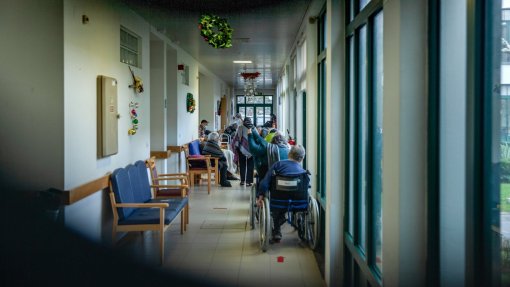 Número de mortos em lar de Estremoz com surto de gripe A sobe para cinco