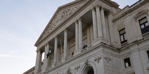 Parlamento rejeita cessar a vigência da nova lei orgânica do INEM