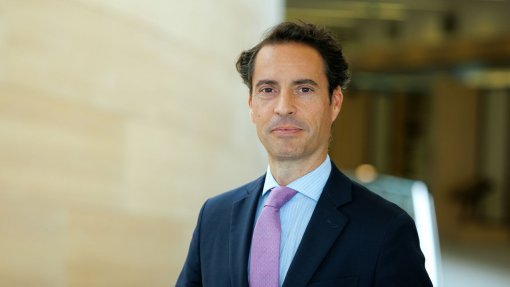 Europa tem de tomar grandes decisões se quer ter uma palavra na Defesa - representante da NATO