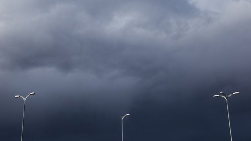 Setúbal e Évora sob aviso laranja devido à trovoada e chuva forte