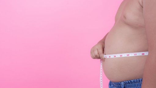 OMS desaconselha medicamentos e cirurgia para obesidade em menores de 10 anos