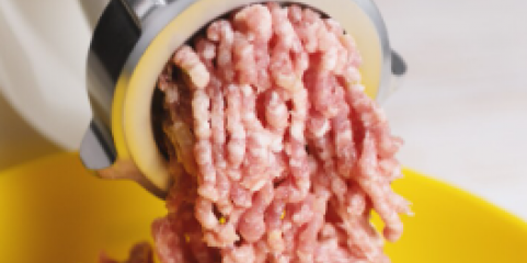 Quase um terço da população consome peixe transformado e carne processada semanalmente - INE