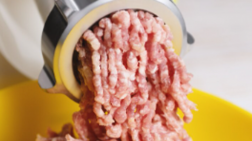 Quase um terço da população consome peixe transformado e carne processada semanalmente - INE