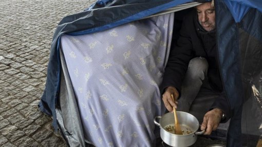 Comunidade Vida e Paz lança campanha para apoiar 900 pessoas em situação de sem-abrigo