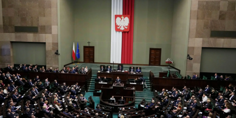 Deputados da Polónia aprovam legislação que flexibiliza direito ao aborto