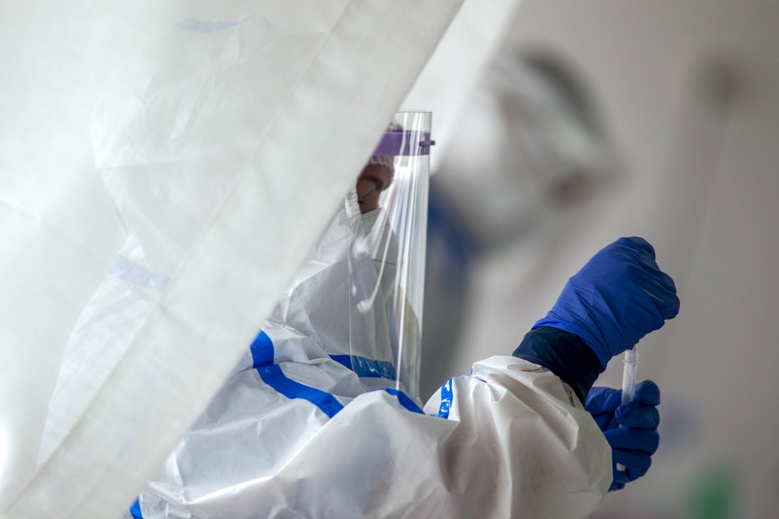 Covid 19 Acores Com 49 Casos Nas Ultimas 24 Horas A Maioria Em Sao Miguel