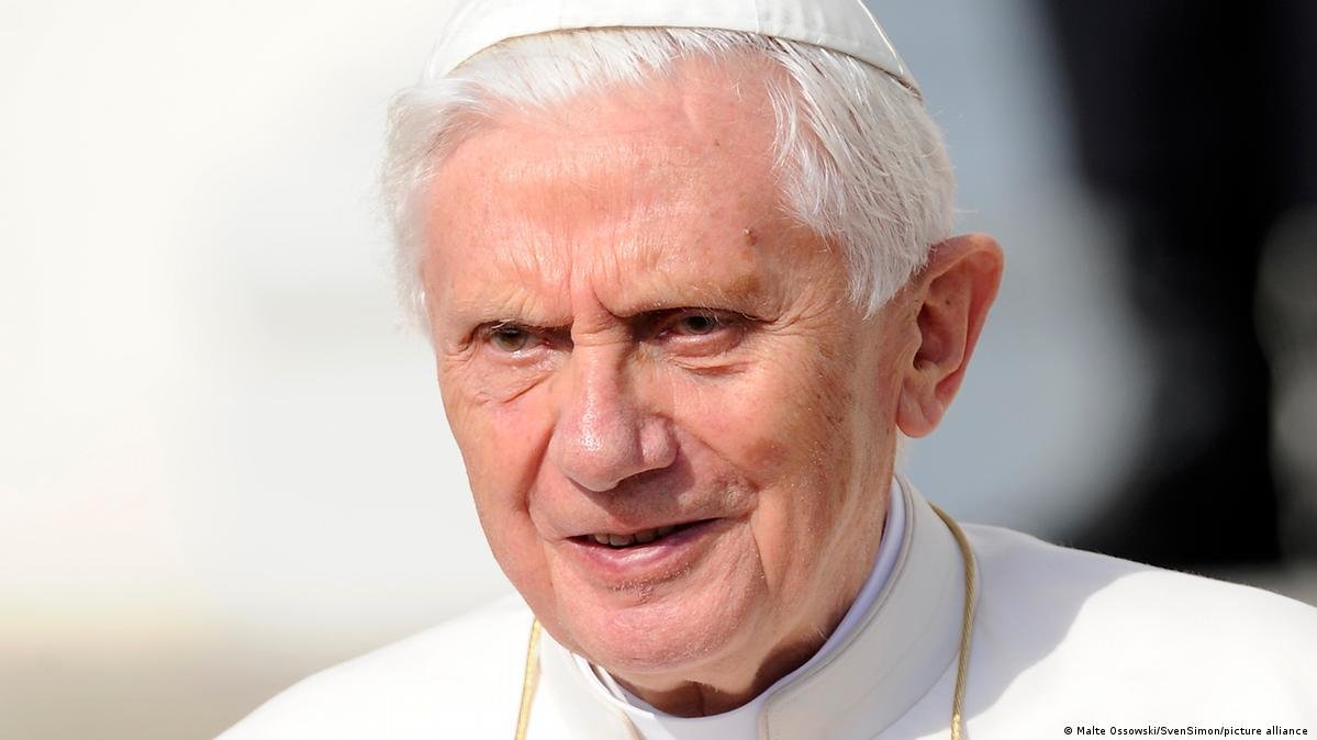 La santé du pape Benoît XVI « stable » malgré les graves